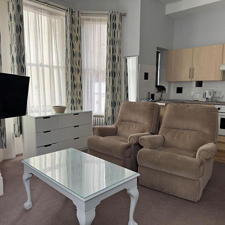 Devonshire House Holiday Flats Істборн Екстер'єр фото