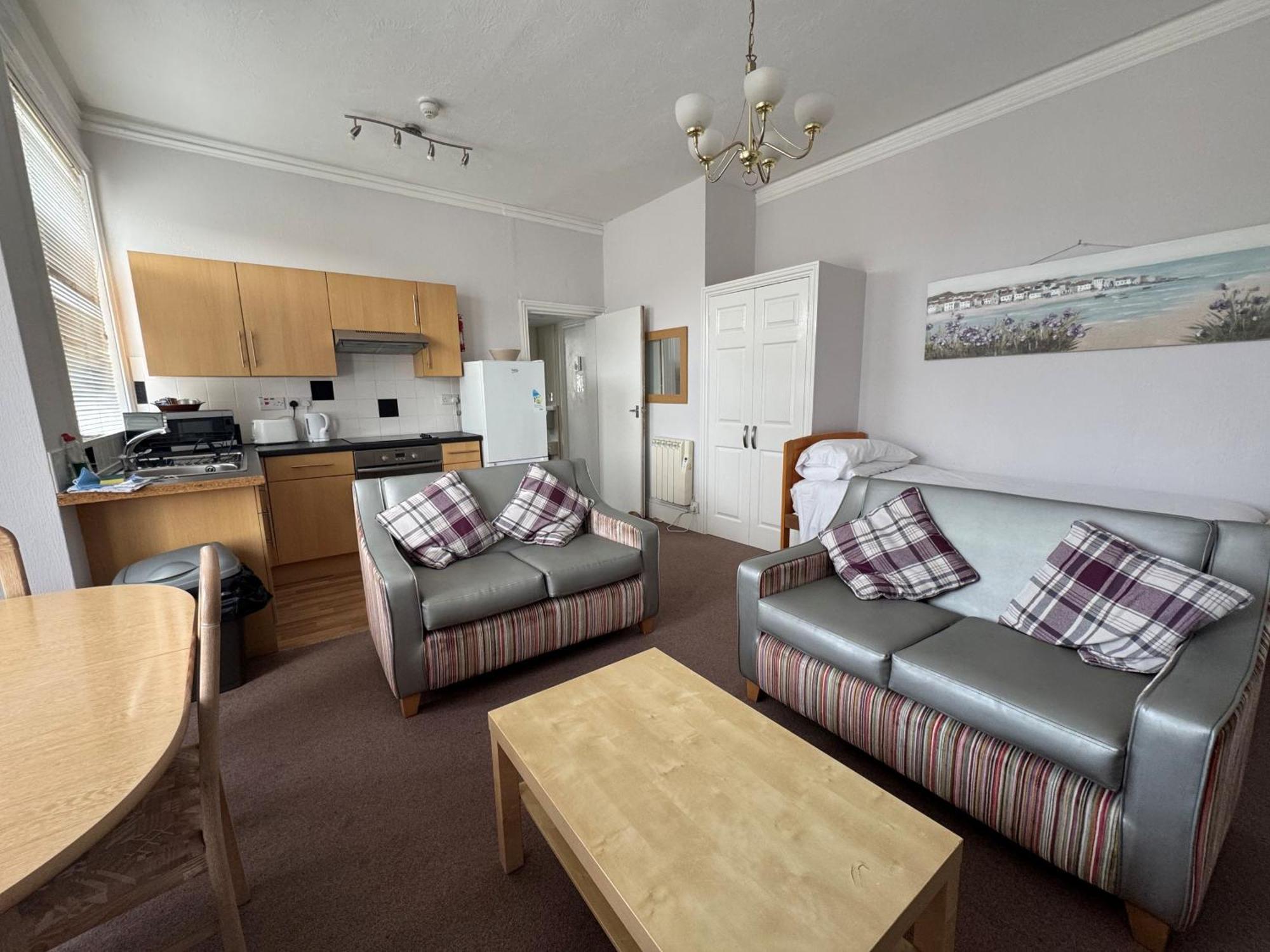 Devonshire House Holiday Flats Істборн Екстер'єр фото
