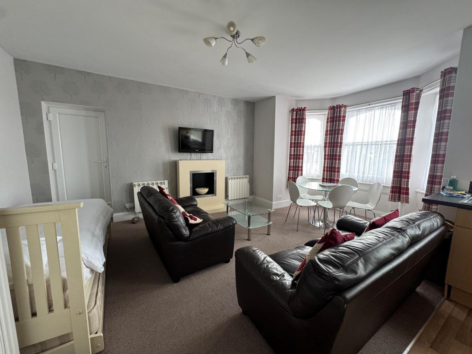 Devonshire House Holiday Flats Істборн Екстер'єр фото